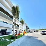 Marina Cerritos 408